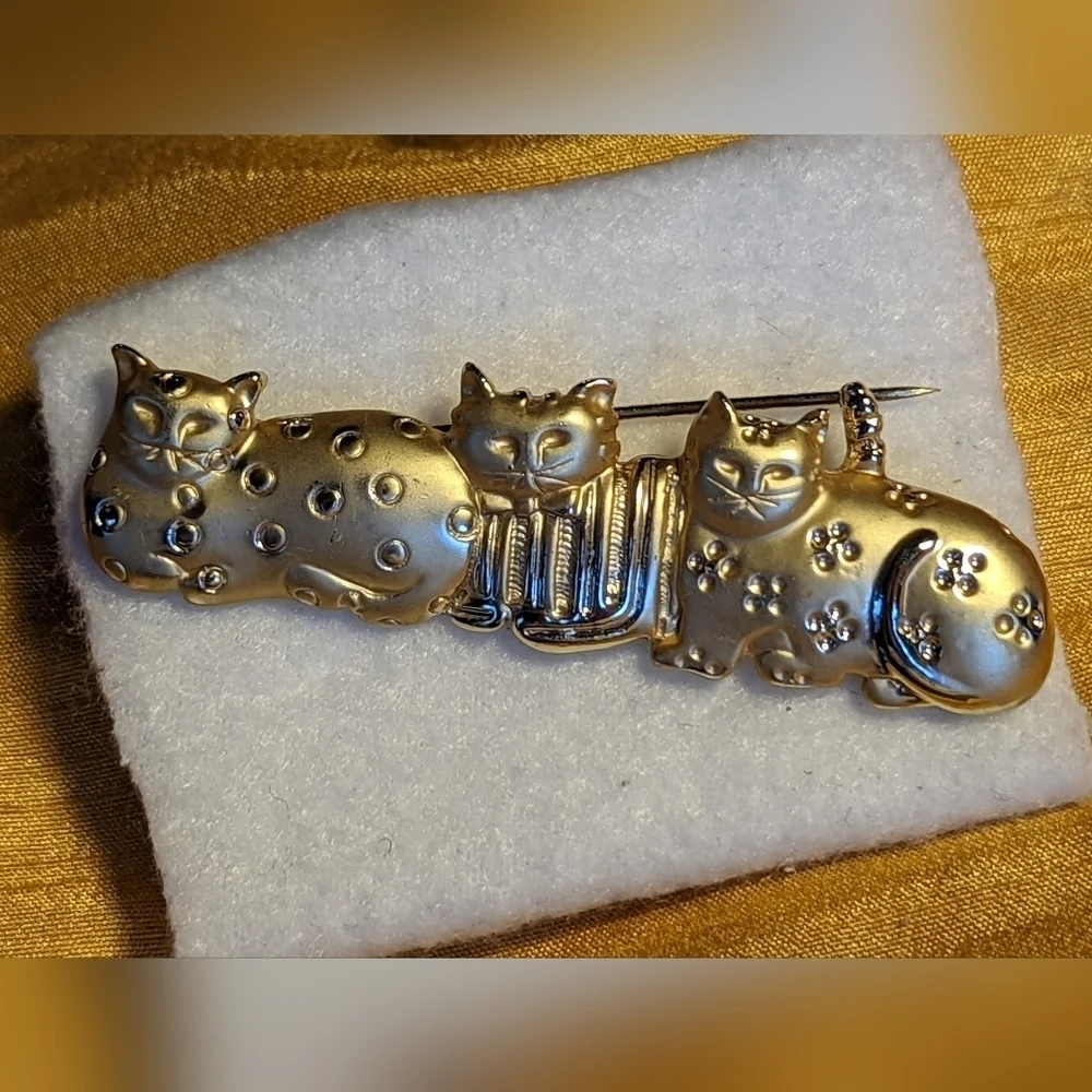 American Jewelry Company 3 Cat Pin Brooch AJC Vintage Goldtone Whimsical Lover